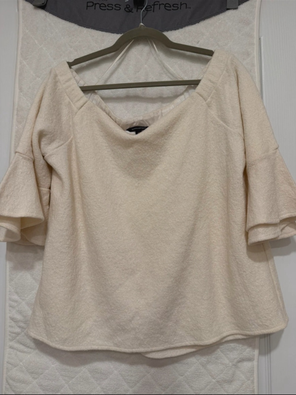 Banana Republic Cream Ruffle Sleeve Scoop Neck Top